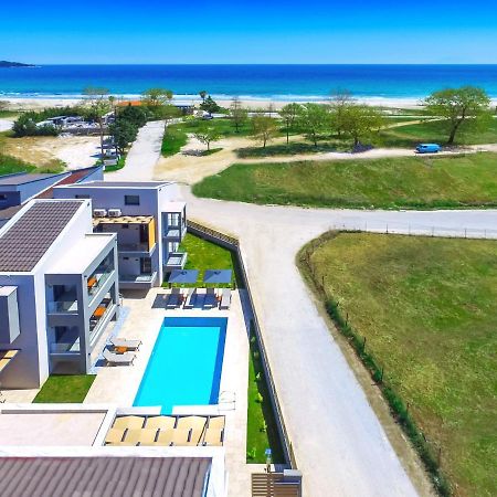 Perla Beach Криси Амудия Екстериор снимка